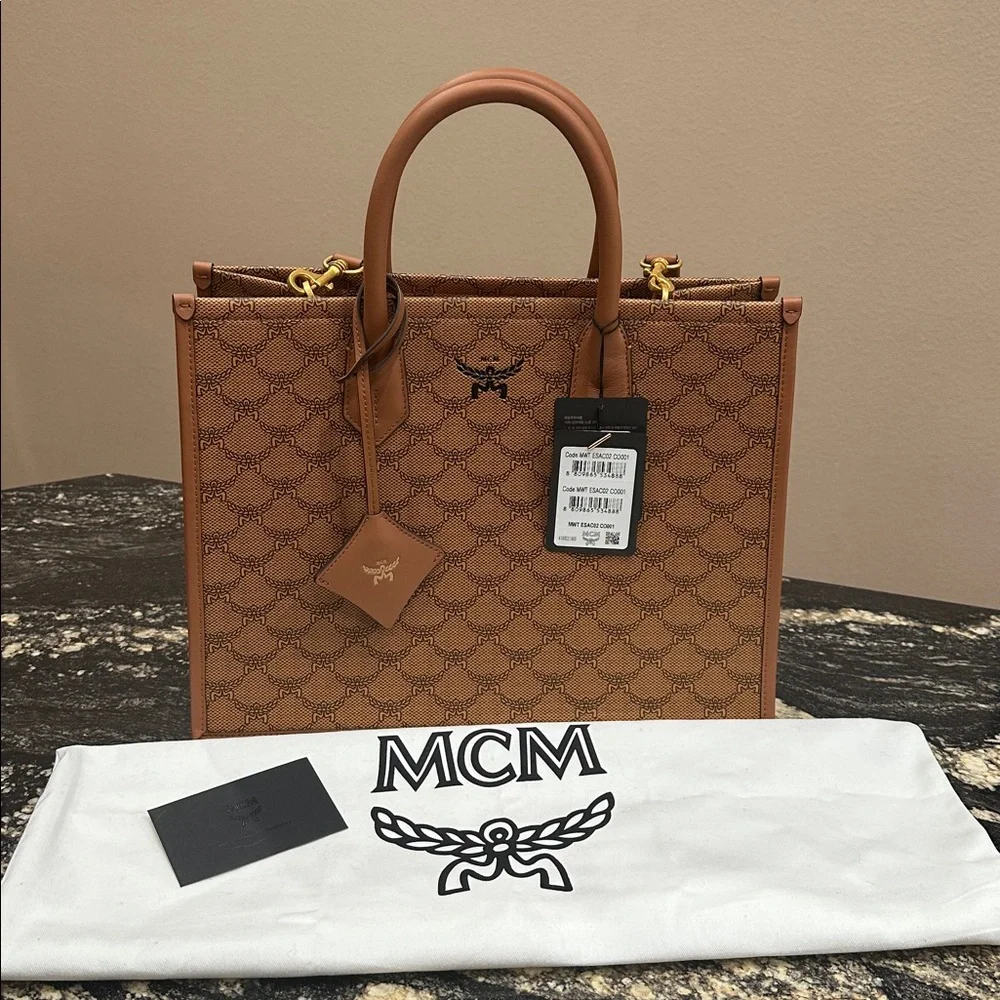 NWT MCM Medium Himmel Lauretos Tote Bag - Picture 2 of 12